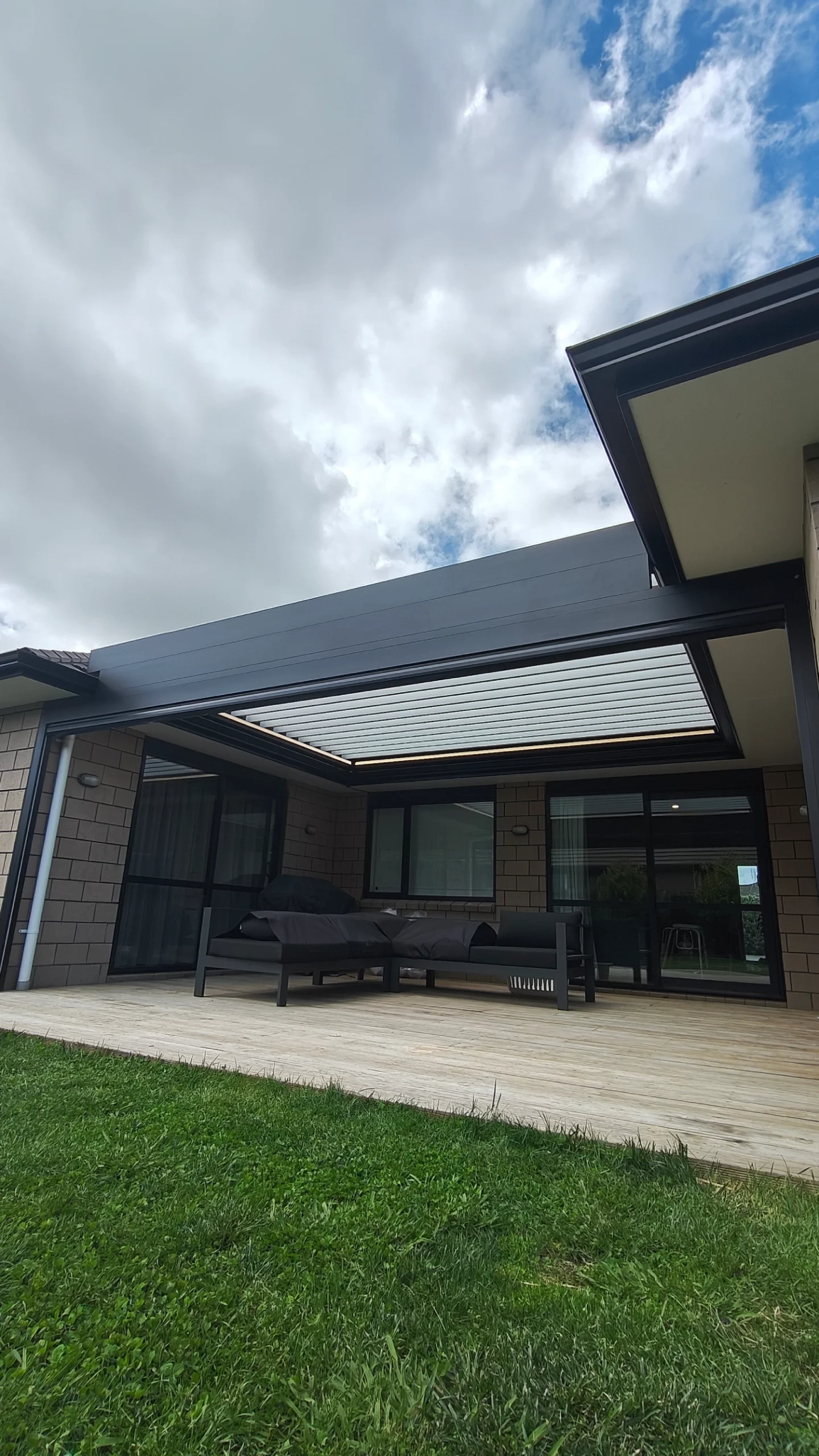 Custom louvre pergola design Hamilton