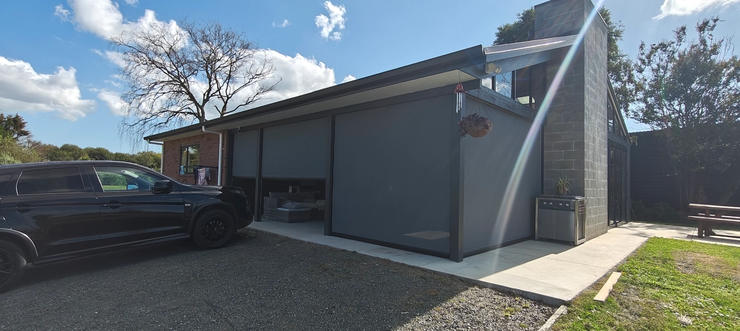 Louvre pergola outdoor living Hamilton