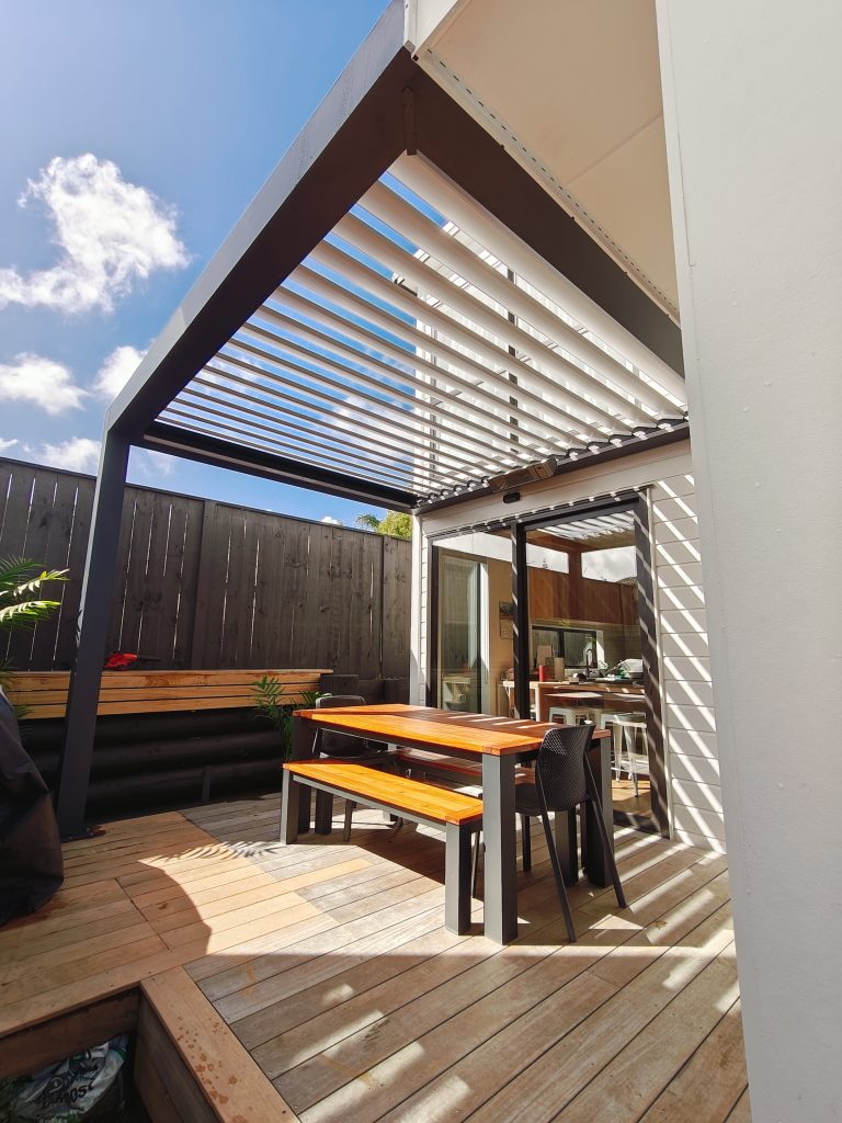 Custom Pergolas: Maximizing Townhouse Outdoor Spaces